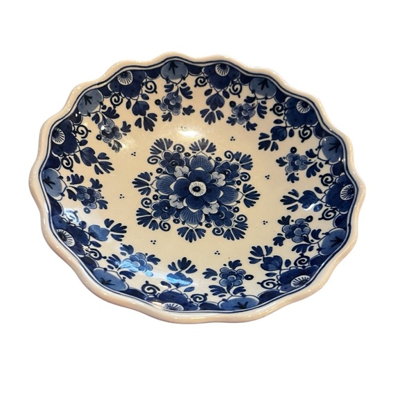 Vintage Zenith Gouda Delft Blue Scalloped Footed Pedestal Plate - Picture 1 of 8